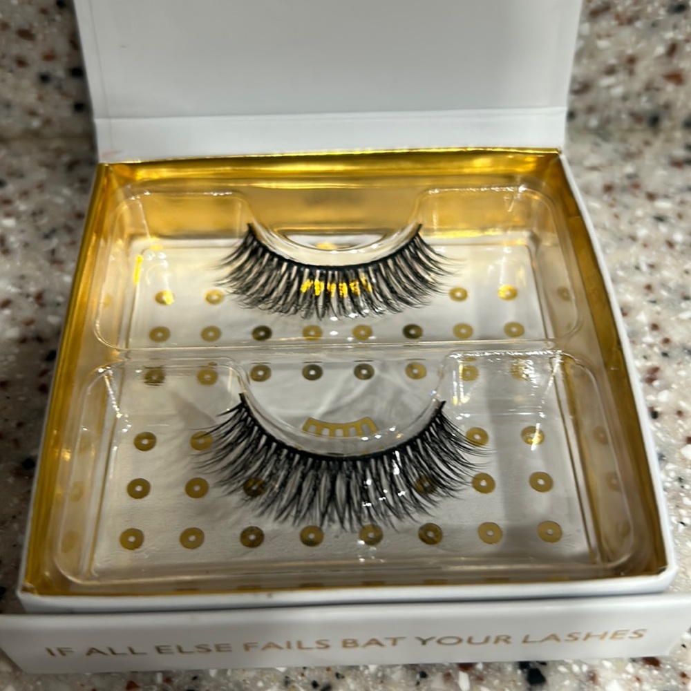 🆕 Battington Monroe Silk Lashes